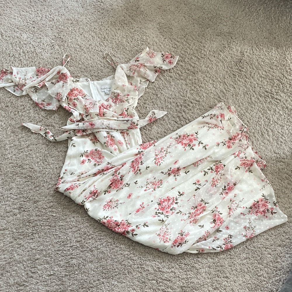 Elegant Floral Maxi Dress in Pink and White